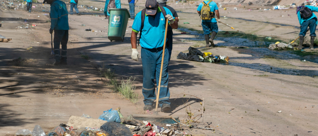 Ya han retirado más de 500 toneladas de basura del Canal Papagayos