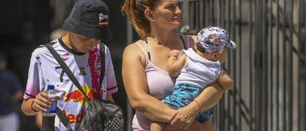 Jueves caluroso y húmedo con alerta por tormentas