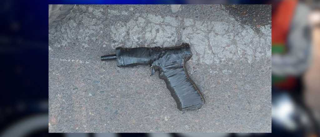 Ten&iacute;a antecedentes y fue detenido con un arma tumbera en Guaymall&eacute;n