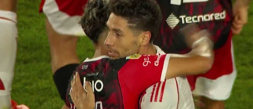 Felices para siempre: los jugadores de Instituto abrazaron a Montiel