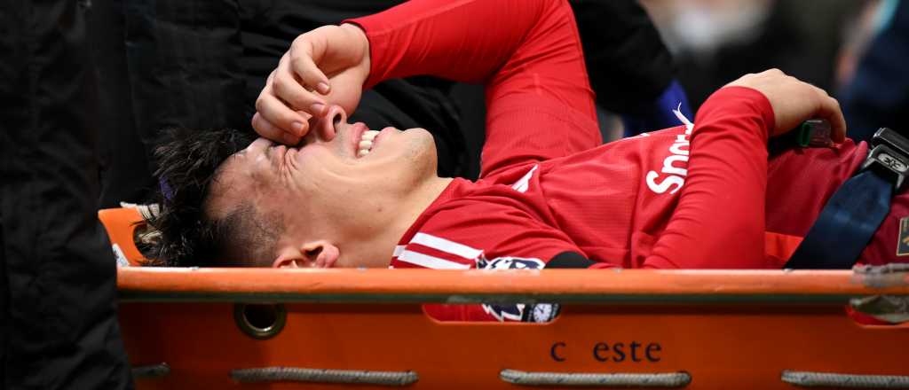 Preocupante lesión de Lisandro Martínez, que se fue llorando