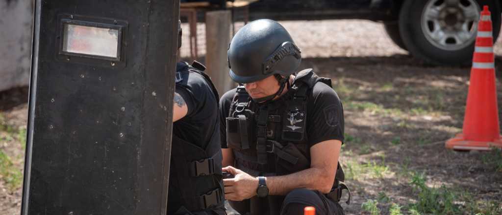 La disputa entre el Gobierno y AMUPPOL por la ropa de la Policía