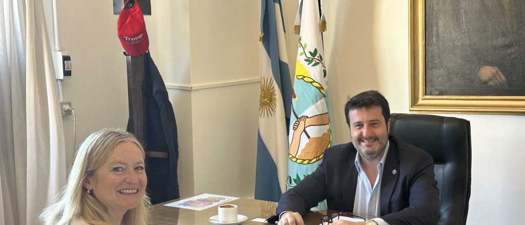 Discreto pero contundente: el funcionario "trumpista" de Cornejo