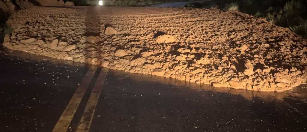 Est&aacute; cortada la ruta 7 por un alud en alta monta&ntilde;a
