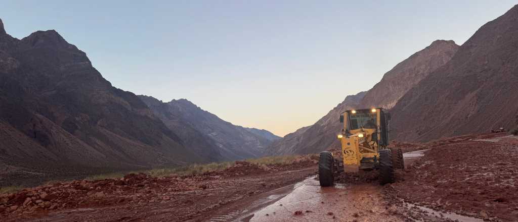 La ruta a Chile seguir&aacute; cortada al menos hasta este martes