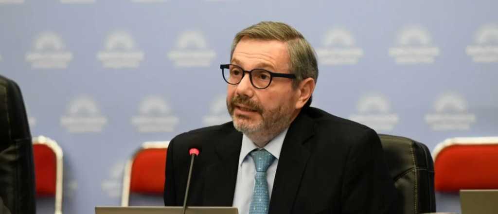 Milei echó al titular de Anses por "bocón"