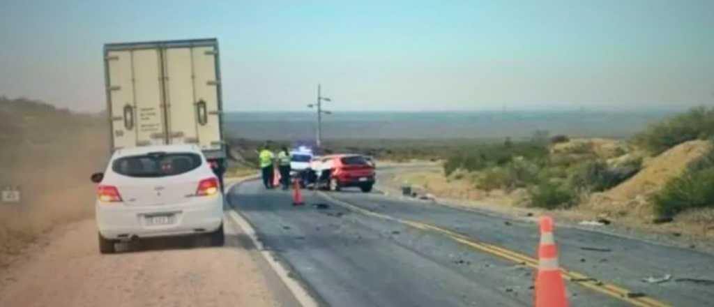 Un mendocino choc&oacute; contra un micro en R&iacute;o Negro