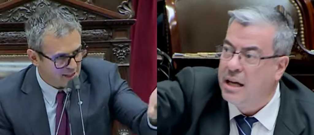 Video: "Te espero en Segurola y Habana", el cruce entre Menem y Martínez