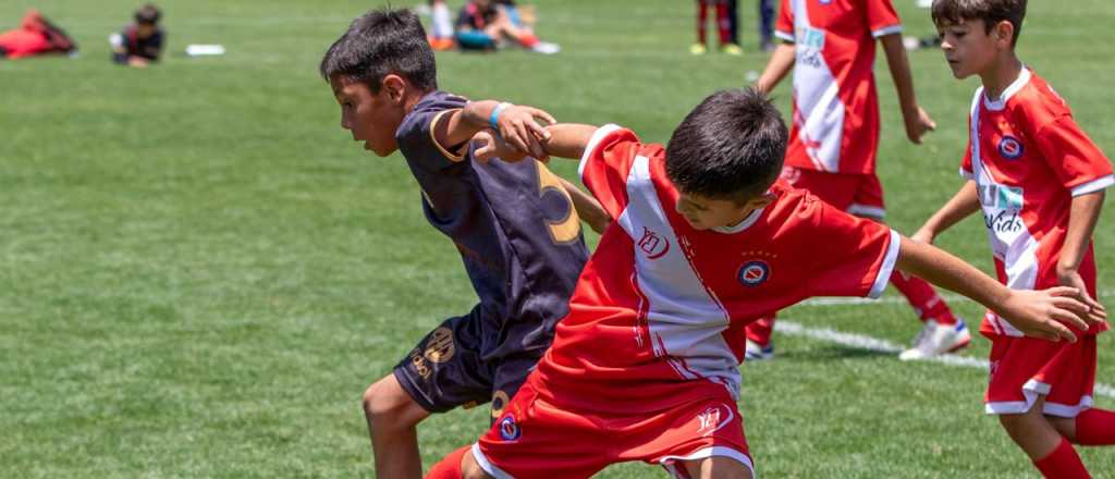 Argentinos Juniors probar&aacute; jugadores en Mendoza con un captador oficial