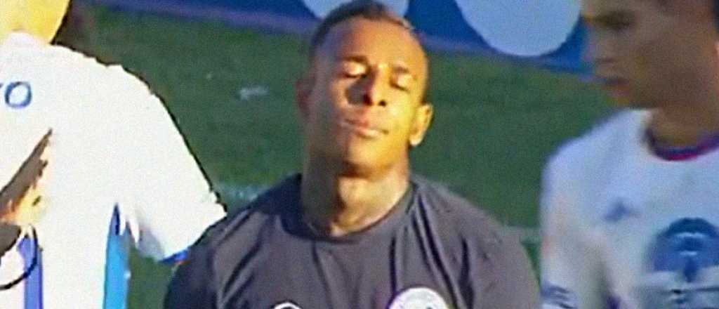 ¡¿Qué le pasó?! Villa hizo el ridículo errando un penal insólito