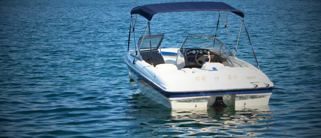 Dos lanchas chocaron en el Nihuil y una de ellas llevaba ni&ntilde;os a bordo