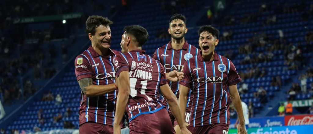 El Tomba se aprovechó de Vélez y le ganó en el Amalfitani por 2 a 0