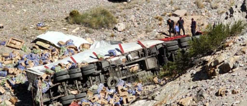 Se salv&oacute; de milagro: as&iacute; sali&oacute; el camionero tras el accidente en la ruta 7