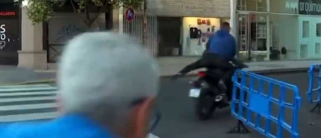 Video:&nbsp;le robaron a un camar&oacute;grafo de TN y todo qued&oacute; grabado