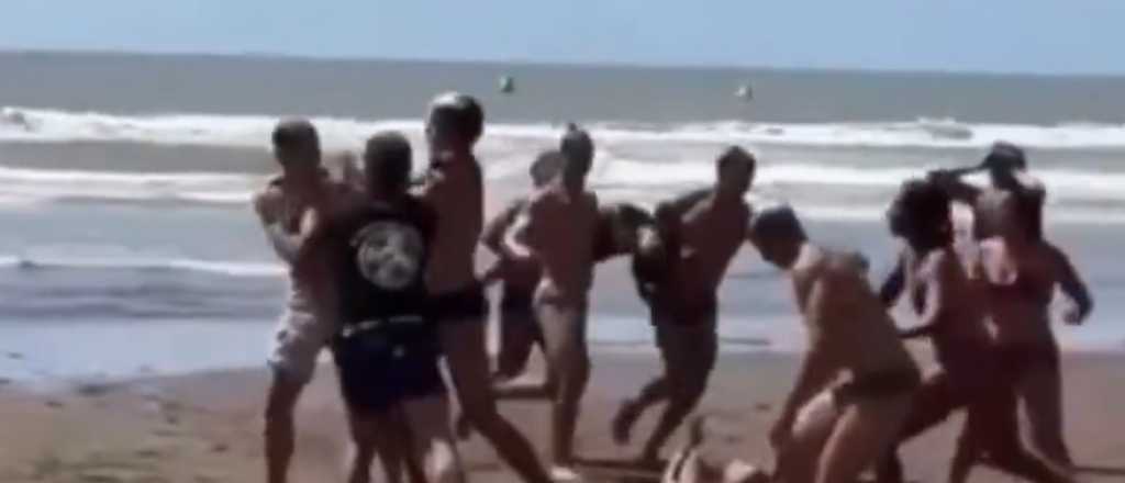 Sólo en Argentina: una carrera de guardavidas terminó a las piñas