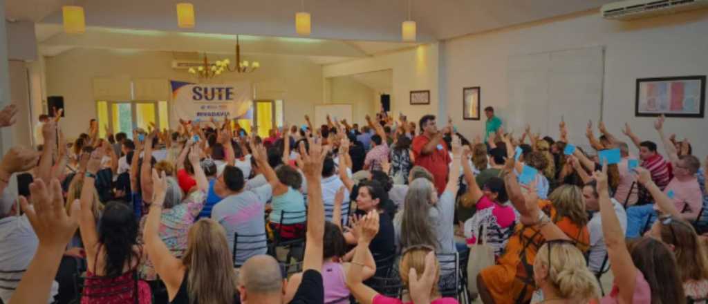 Avanza el plenario del SUTE y todo indica que aceptarían la oferta del Gobierno