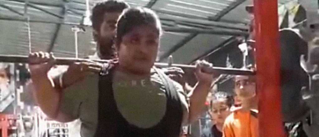 Video: atleta de 17 años falleció mientras levantaba 270 kilos