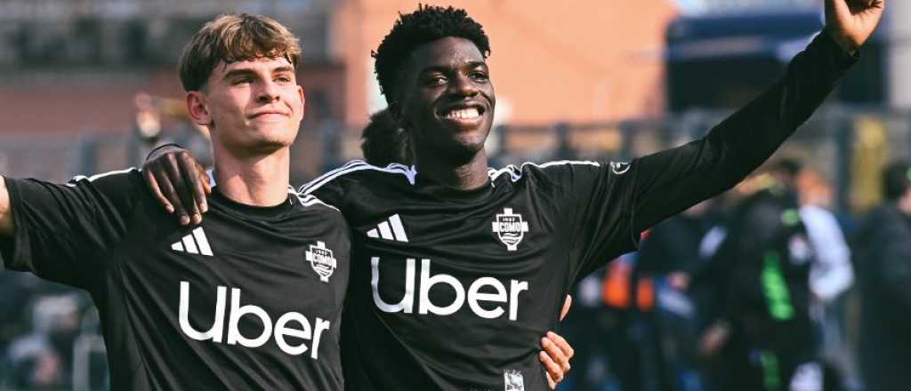 Con asistencia de Nico Paz, Como baj&oacute; al Napoli y lo celebra Inter