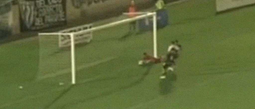 Video: el gol que cobró el línea para Gimnasia y anuló el árbitro, ¿fue o no fue?
