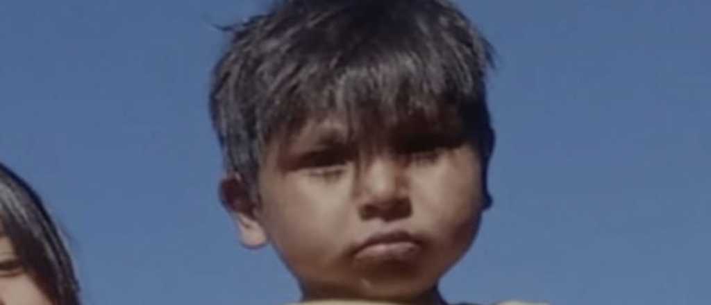 Tiene 3 años, salió a jugar al patio de su casa y desapareció