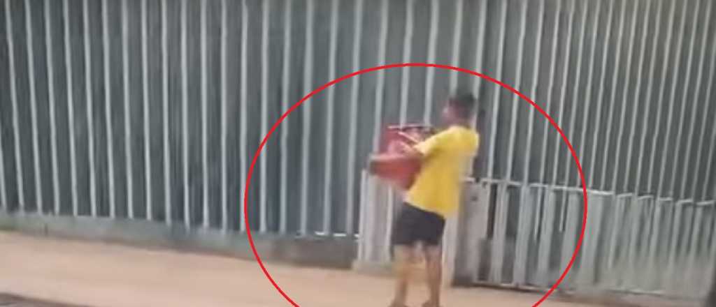 Video: robó en un local del centro a plena luz del día y fue detenido 