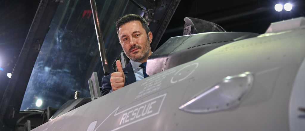 "Money for nothing": la canci&oacute;n con la que Petri present&oacute; el F16