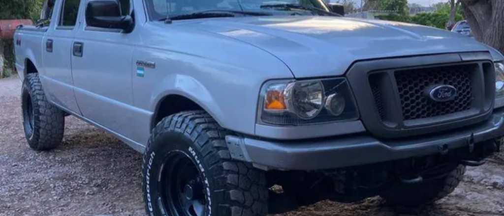 Casi lo chocan, se bajaron y le robaron la camioneta