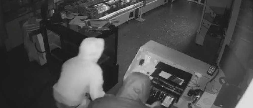 Le robaron tres cuchillos y una balanza al dueño de un restaurante de Ciudad