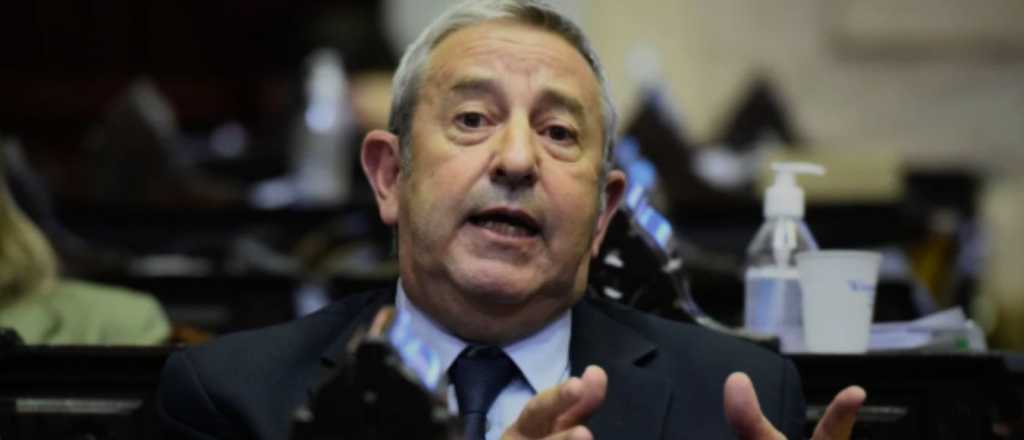 Cobos busca prohibir videos falsos con IA de cara a las elecciones de octubre