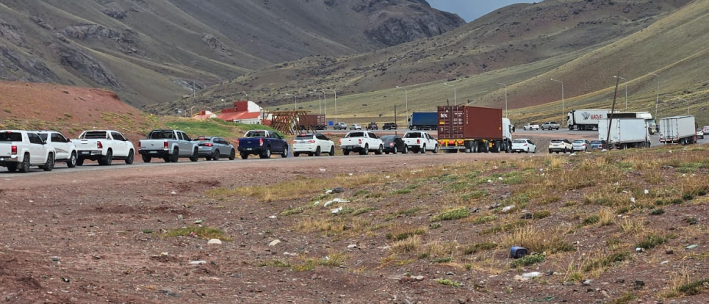 Hasta 5 horas de espera para cruzar a Chile