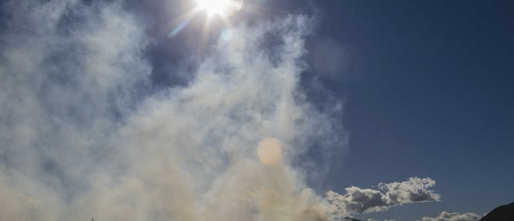 Preocupaci&oacute;n: no pueden controlar el fuego en el Parque Los Alerces