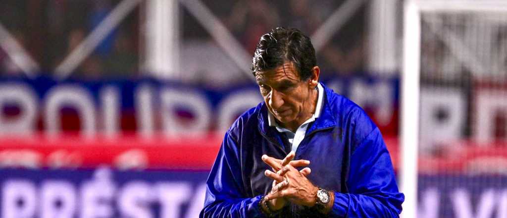 Costas explot&oacute; de bronca tras la derrota ante San Lorenzo