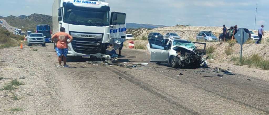 Chocaron un camión y un auto en la ruta 7: un niño sufrió una fractura