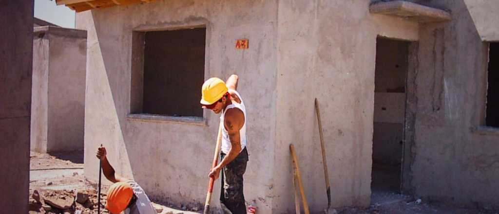 Cuatro de cada diez: el empleo informal, un problema cr&oacute;nico en Argentina