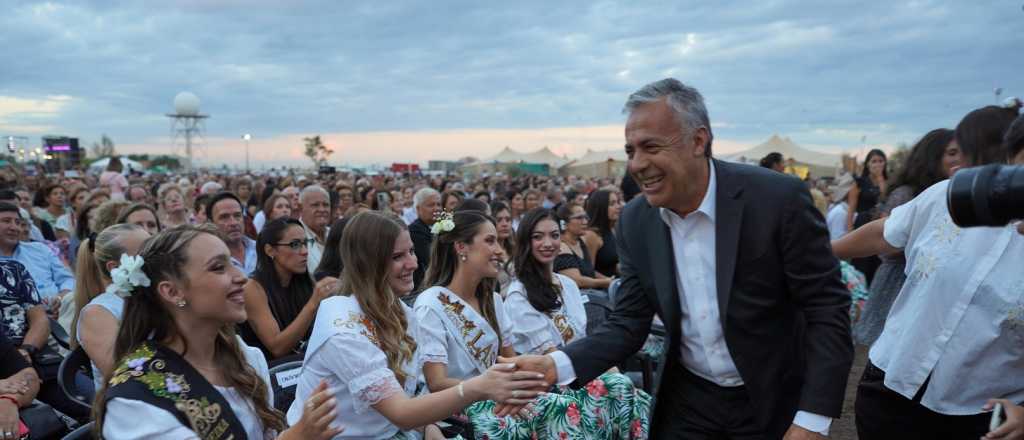 En la Fiesta de la Cosecha, Cornejo reiteró la banca a Milei: "Hay que apoyarlo"