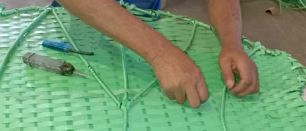 Reclusos participaron en elaboración del carro vendimial de Luján