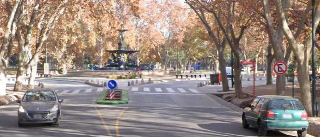 Le cayó una rama a su moto en el Parque y la indemnizarán
