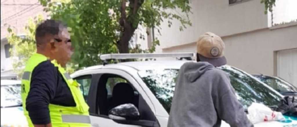 Ped&iacute;a comida en un local de la Ar&iacute;stides y le rob&oacute; el celular a una moza