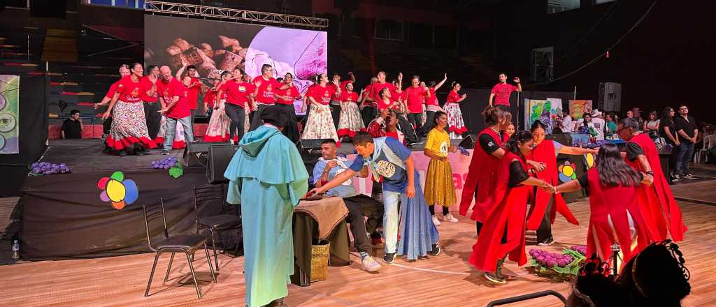 Las Heras vibró junto a Alejandrina Funes en la Vendimia Inclusiva