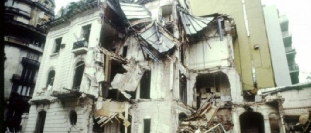 A 33 a&ntilde;os: c&oacute;mo hicieron explotar la embajada de Israel