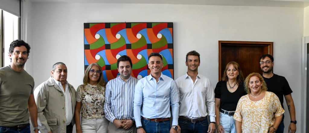 Tras la salida de Iglesias, Calvente anunció al nuevo secretario de Gobierno