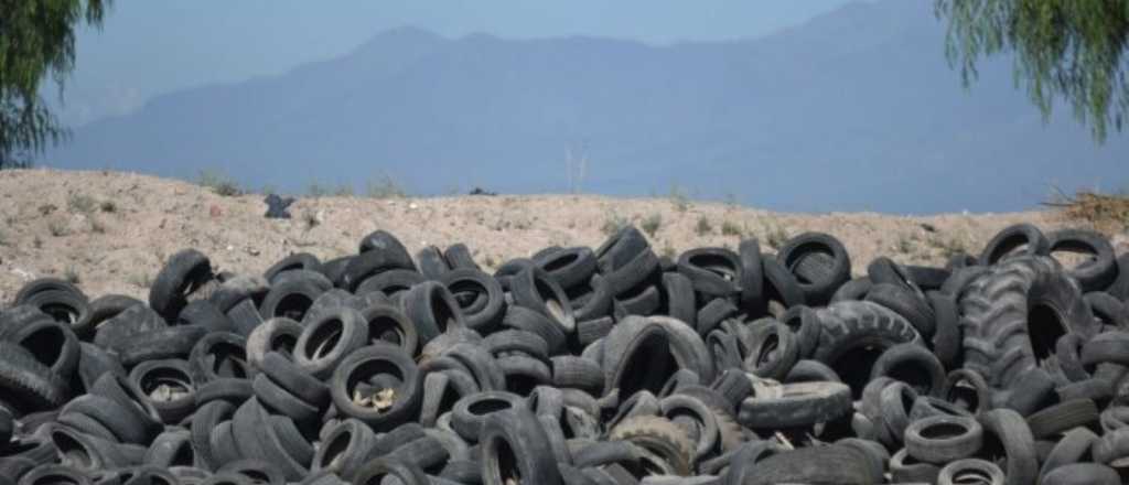 Qu&eacute; har&aacute; Mendoza con los neum&aacute;ticos fuera de uso