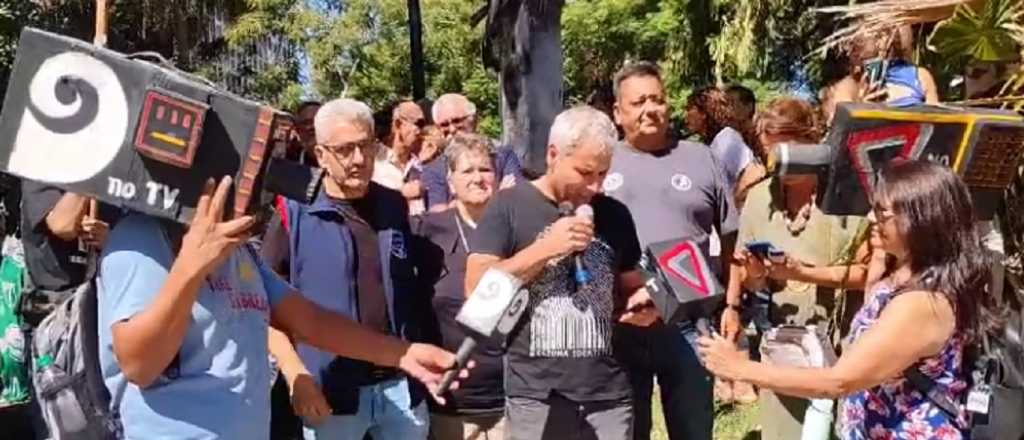 Gremios, antimineros y jubilados, juntos en el "rond&iacute;n" de Mendoza