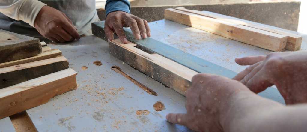 Ordenan pagar sueldos y aportes por 20 años a un preso mendocino