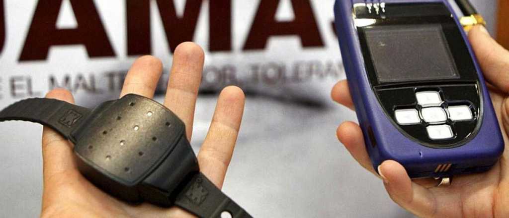 Naci&oacute;n licita la compra de 5 mil pulseras para vigilar a agresores de mujeres