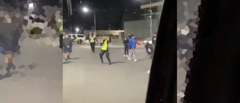 Video: brutal ataque y robo a inspectores de tránsito por una multa en Neuquén