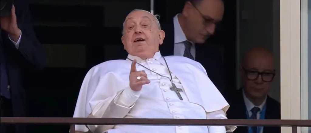 Quién es la "señora de las flores amarillas" a la que le habló el Papa