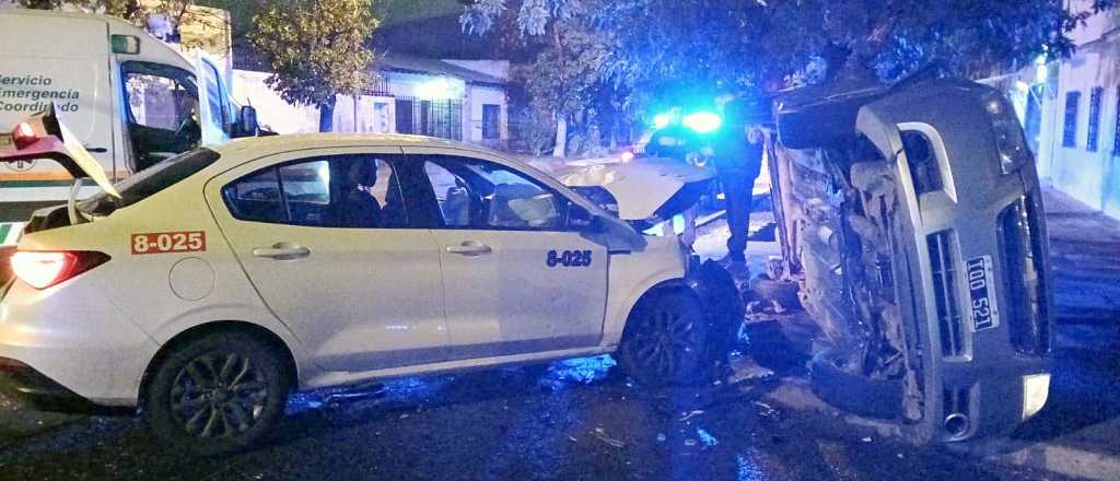 Dos hombres resultaron heridos en un choque con vuelco en San Rafael