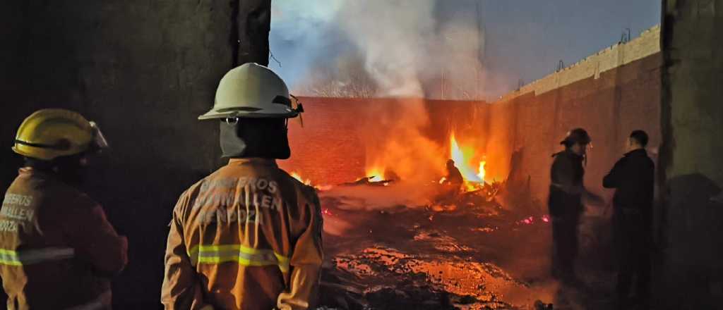 Una familia con graves quemaduras tras un incendio en Guaymall&eacute;n