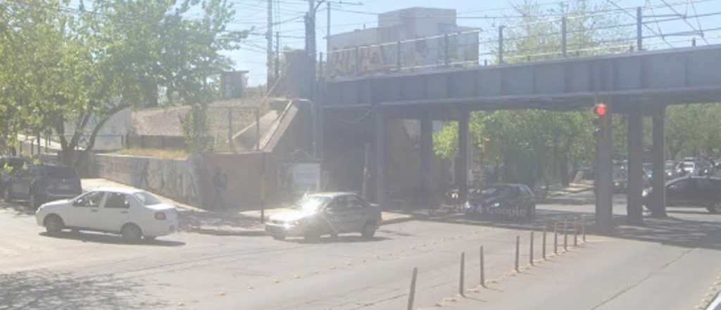 Le robaron a punta de pistola a una mujer en el centro de Godoy Cruz